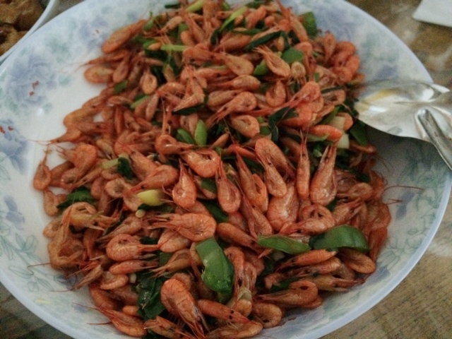 葱姜蒜爆炒小河虾