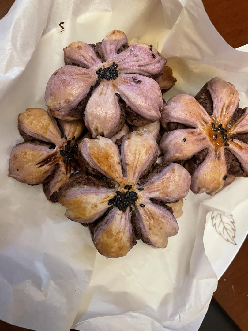 少女心满满的豆沙桃花酥