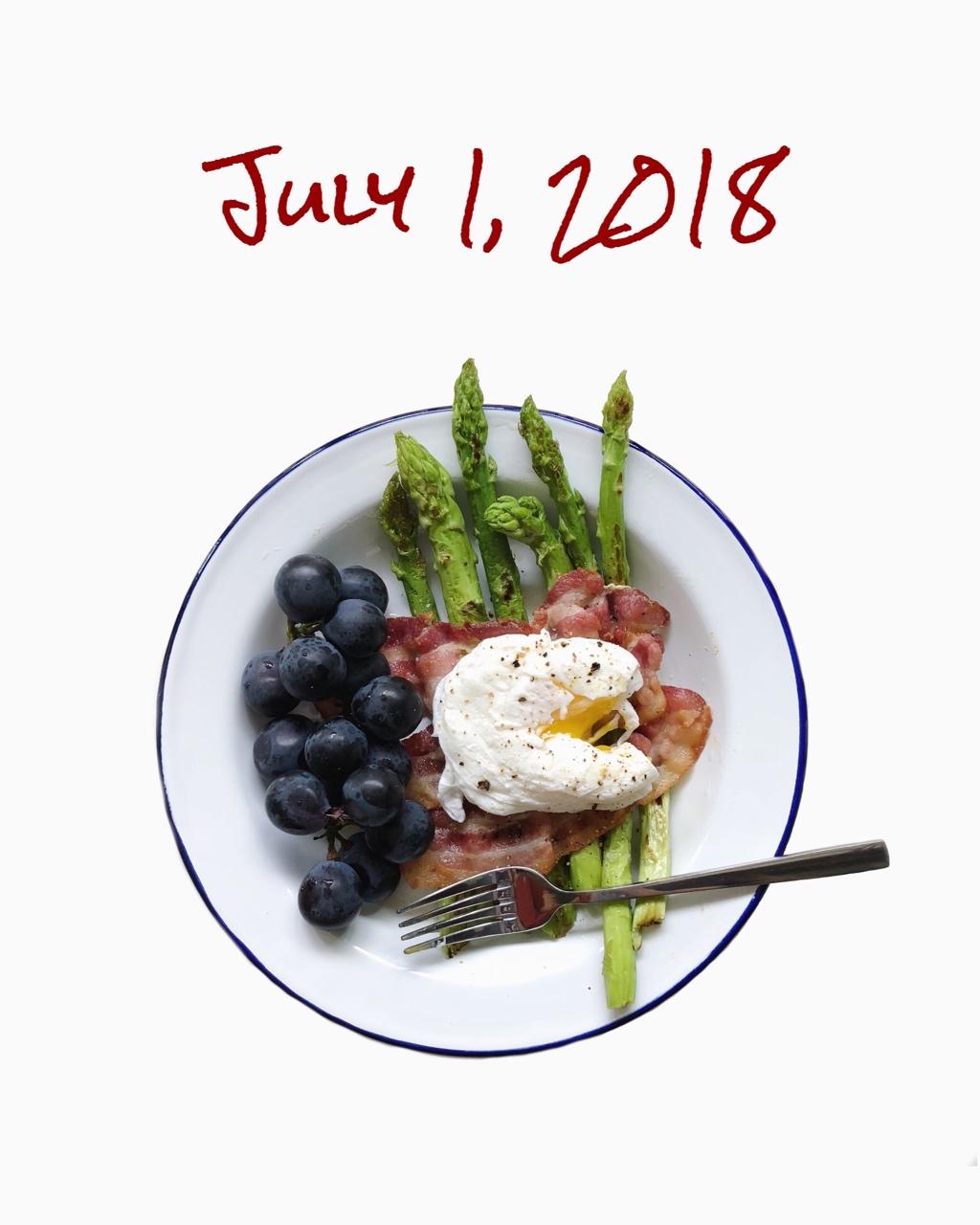 睡沙发才能吃上早餐