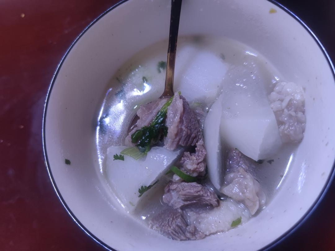 羊肉汤(炖萝卜)