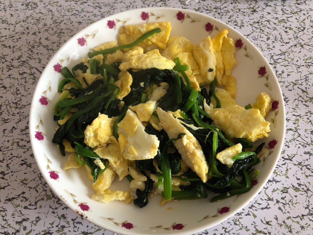 菠菜炒鸡蛋