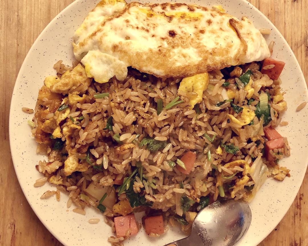 辣白菜炒饭的做法