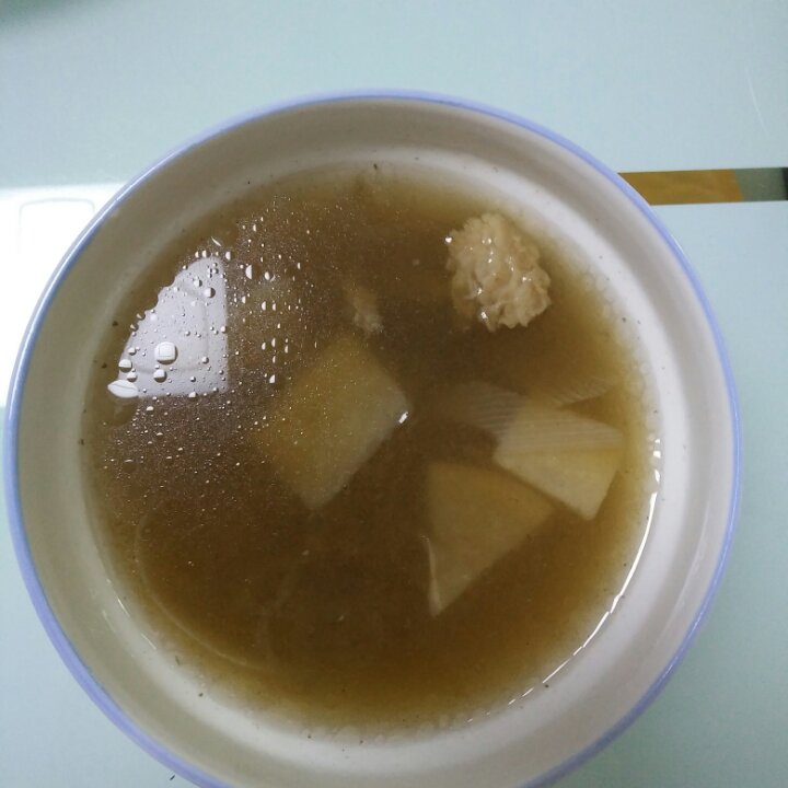 白萝卜牛腩汤