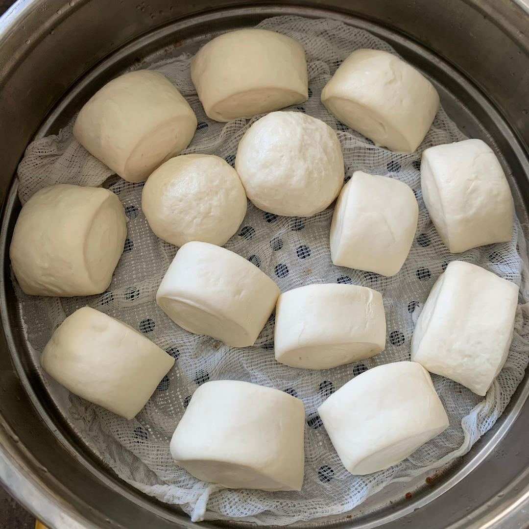 松软有嚼劲的奶香馒头