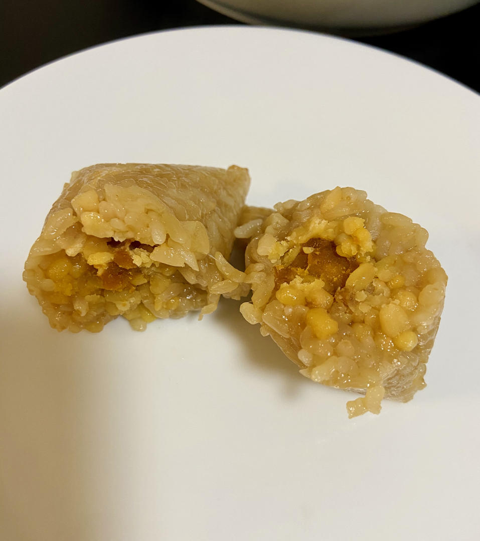 广西枕头粽(绿豆猪肉咸蛋黄)