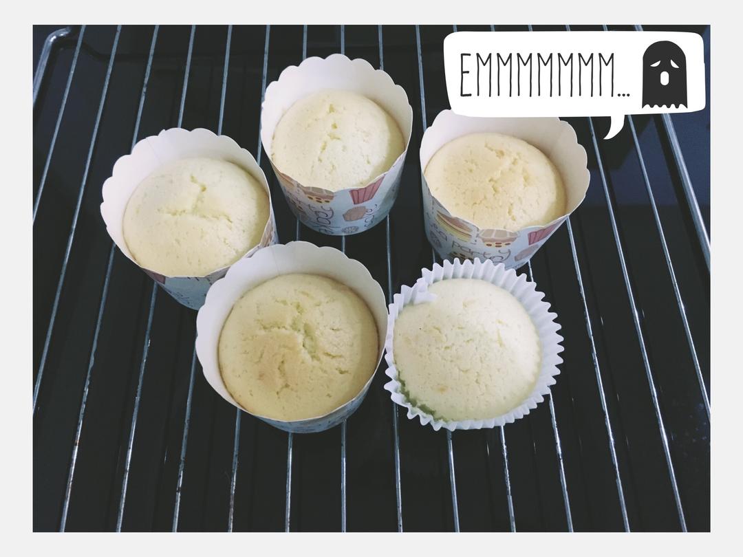 夏日柠檬海绵蛋糕