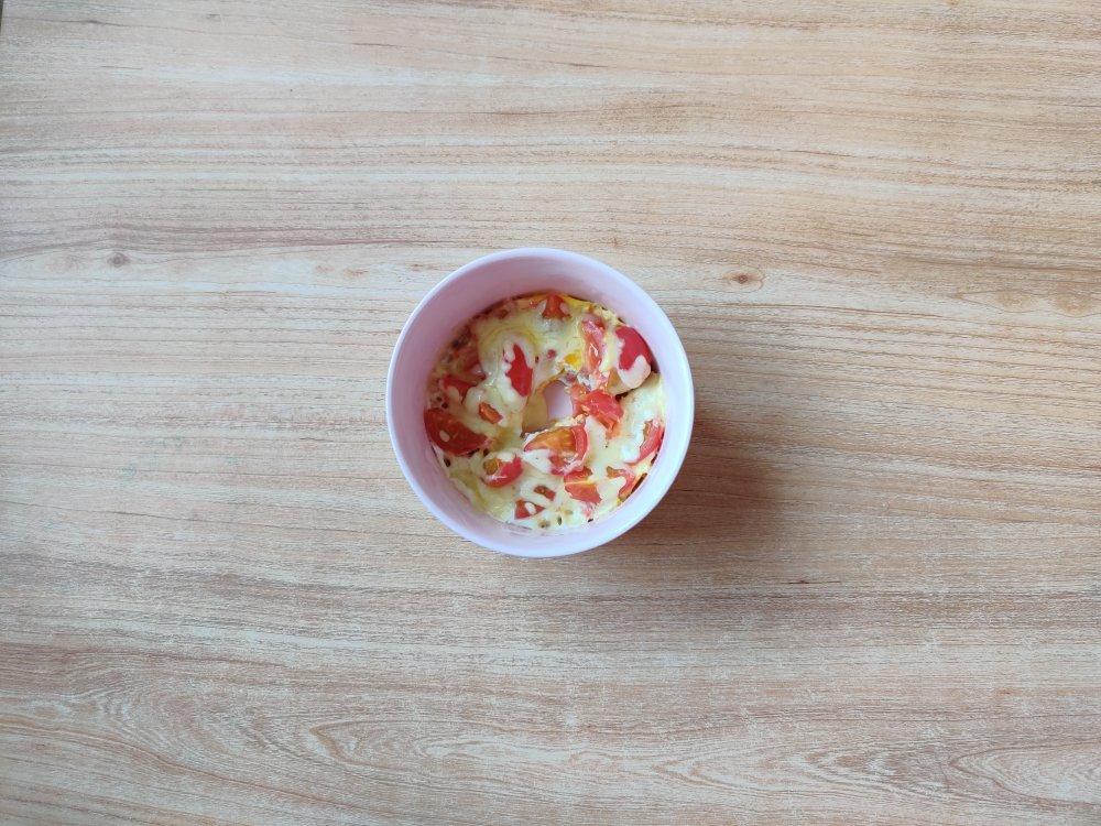 只需摆好材料去微波！惊艳全家的早餐端上桌：香肠奶酪烘蛋