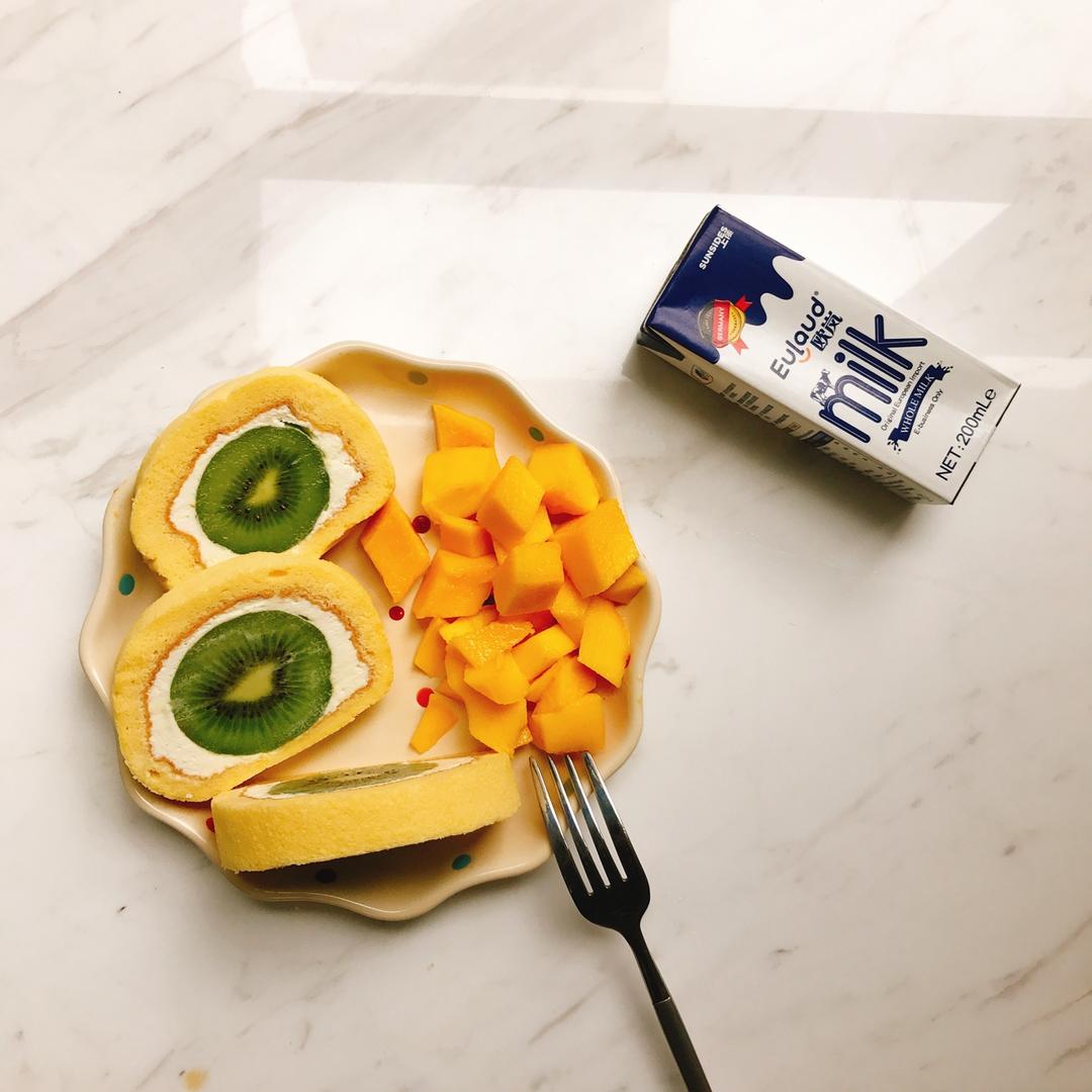 一个猕猴桃卷（蛋糕卷）