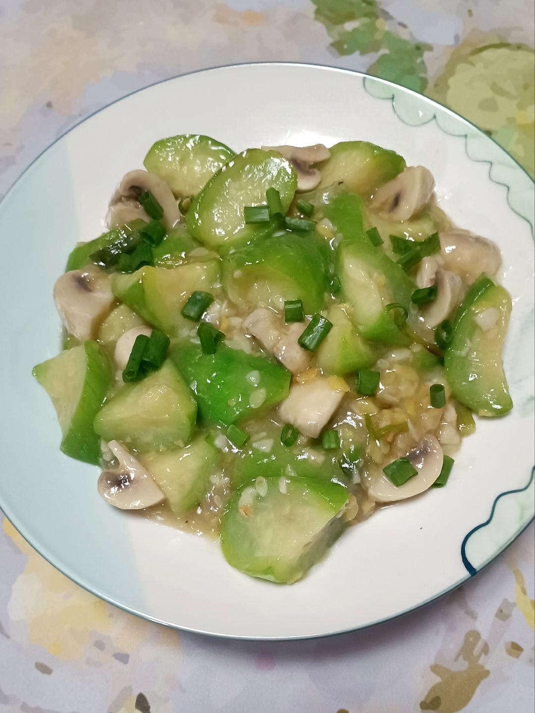 丝瓜炒口蘑，鲜甜无渣！