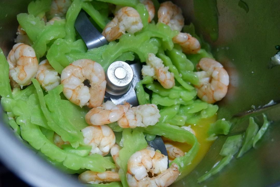 美善品版苦瓜炒虾仁的做法