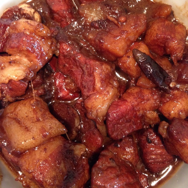 吃着碗里望着锅里的红烧肉