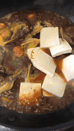 香辣鲜美的下饭菜：昂刺鱼炖豆腐的做法 步骤6