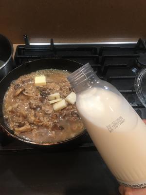 意式奶油蘑菇焖饭的做法 步骤6