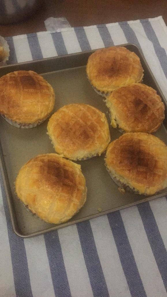 好吃到炸裂的港式菠萝包（附带制作酥皮的小视频）