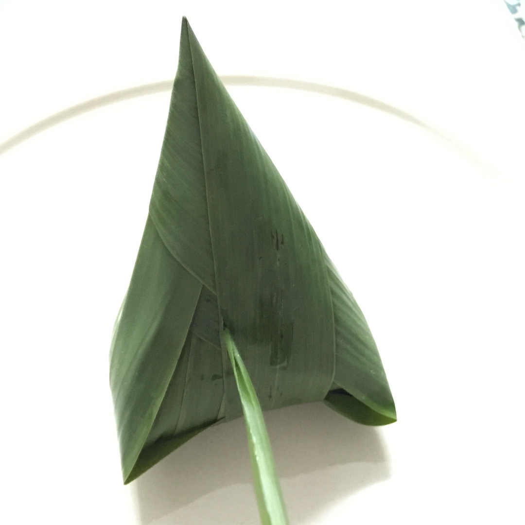 包粽子不捆线方法大揭秘（图文版）