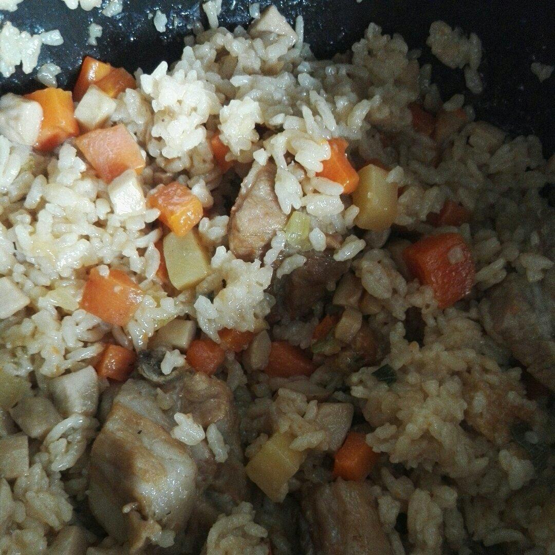 最爱的午饭，排骨焖饭