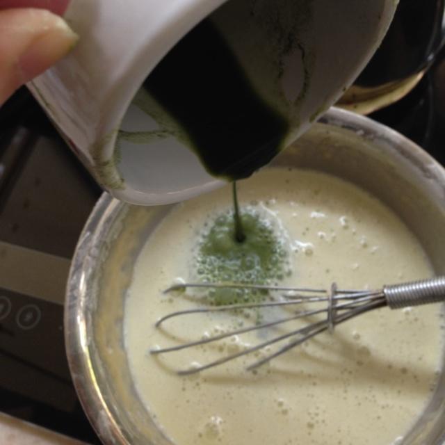 LADY M 抹茶千层可丽饼/千层蛋糕 Green Tea Mille Crepes的做法 步骤4