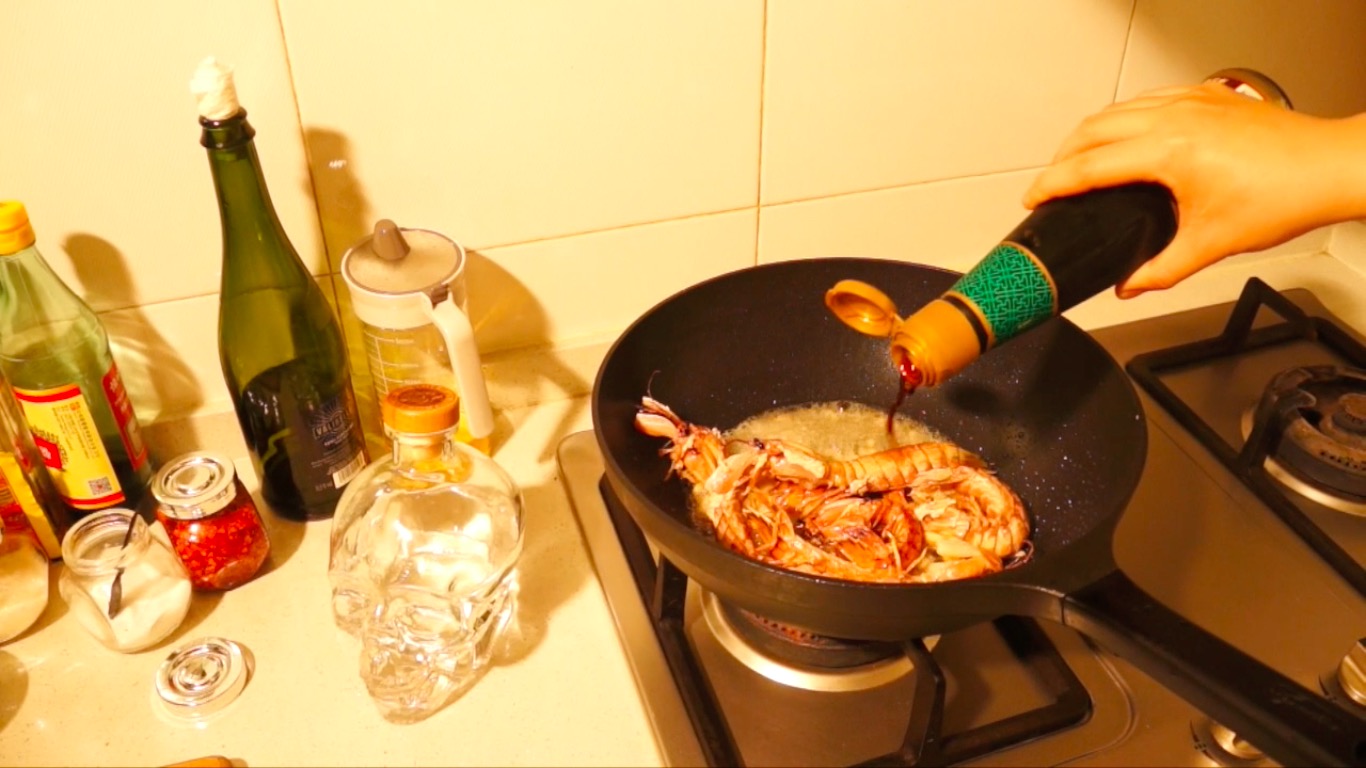 下酒菜：伏特加炒皮皮虾的做法 步骤3