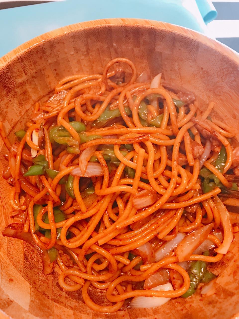 黑椒牛柳炒意面