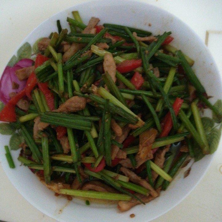 蒜薹炒肉(4人份)