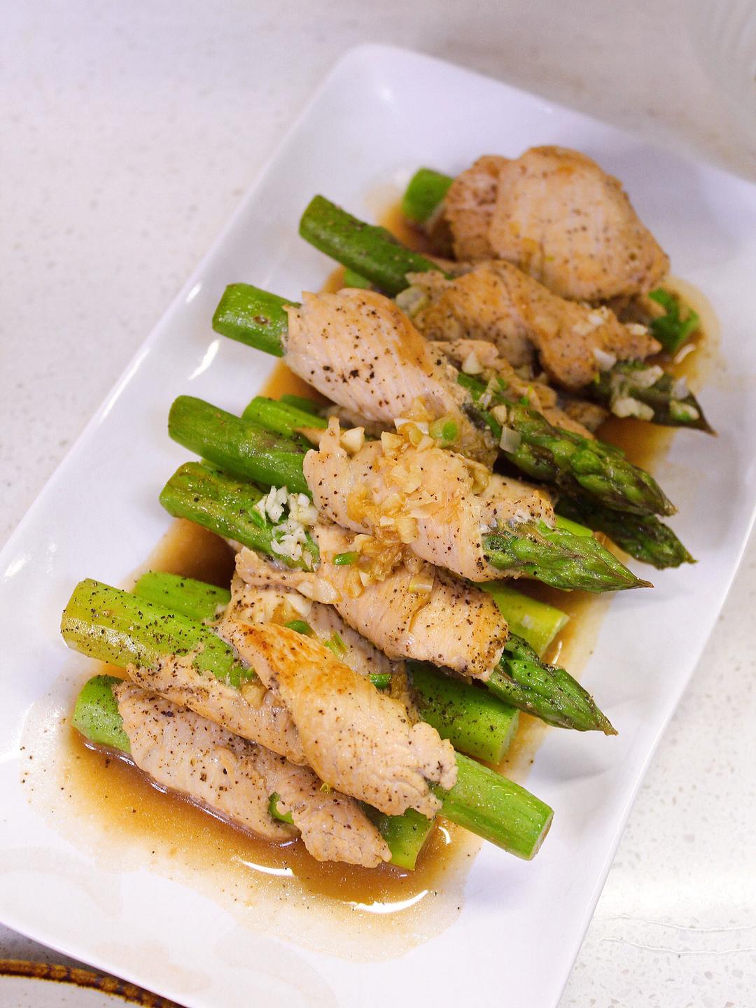 芦笋鸡肉卷的做法