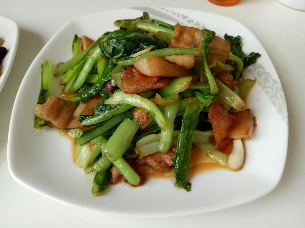 五花肉炒小白菜