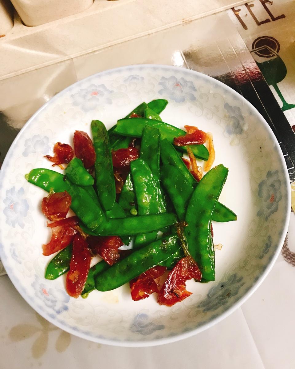腊肠炒荷兰豆
