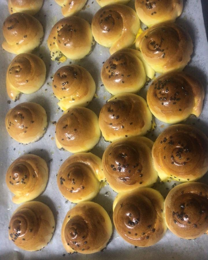 脆底蜂蜜小面包