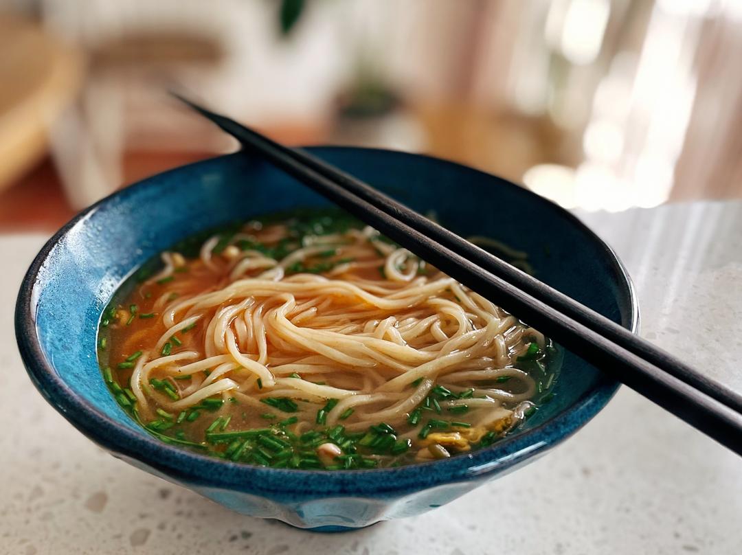 不加手粉筋道的自制面条/蔬菜面(压面机)的做法