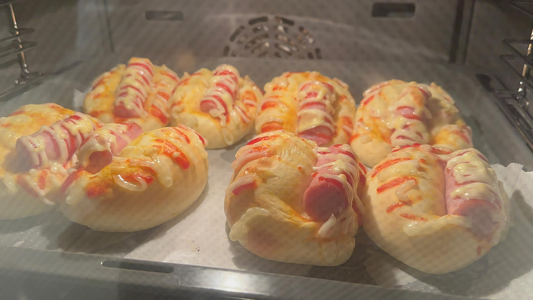 一个面团撑起一家店的台式面包—香肠面包