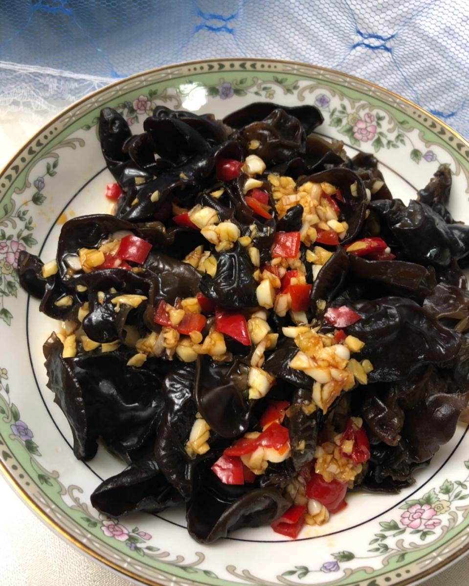 凉拌香脆木耳
