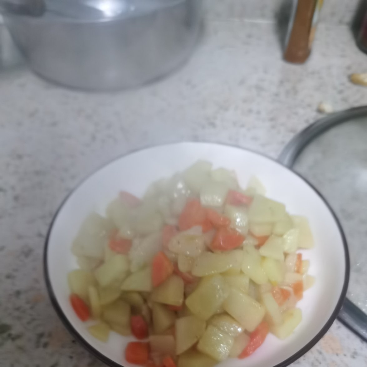 胡萝卜炒土豆