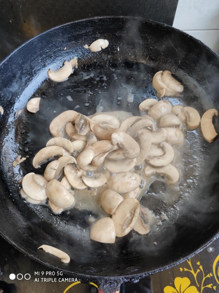 黄油香煎口蘑的做法