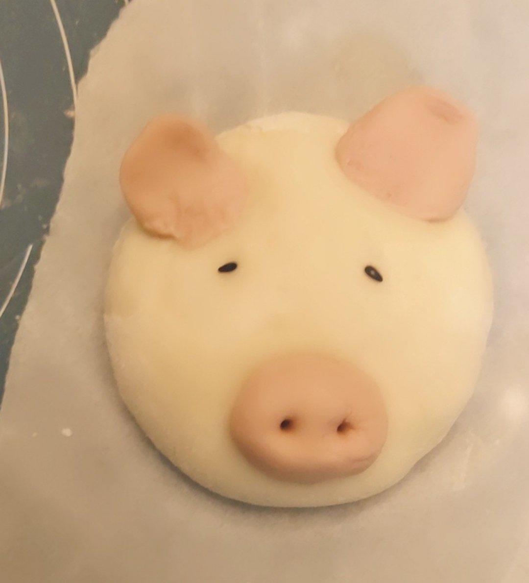 小猪奶黄包