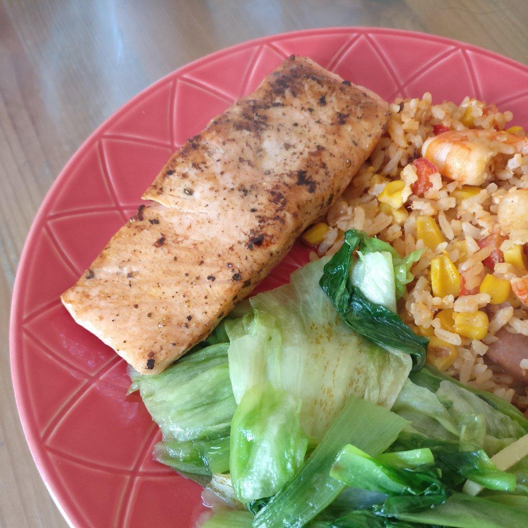 香煎柠檬三文鱼salmon with lemon butter