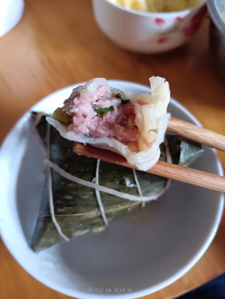 韭菜猪肉饺子(附擀皮和最简单的饺子包法)