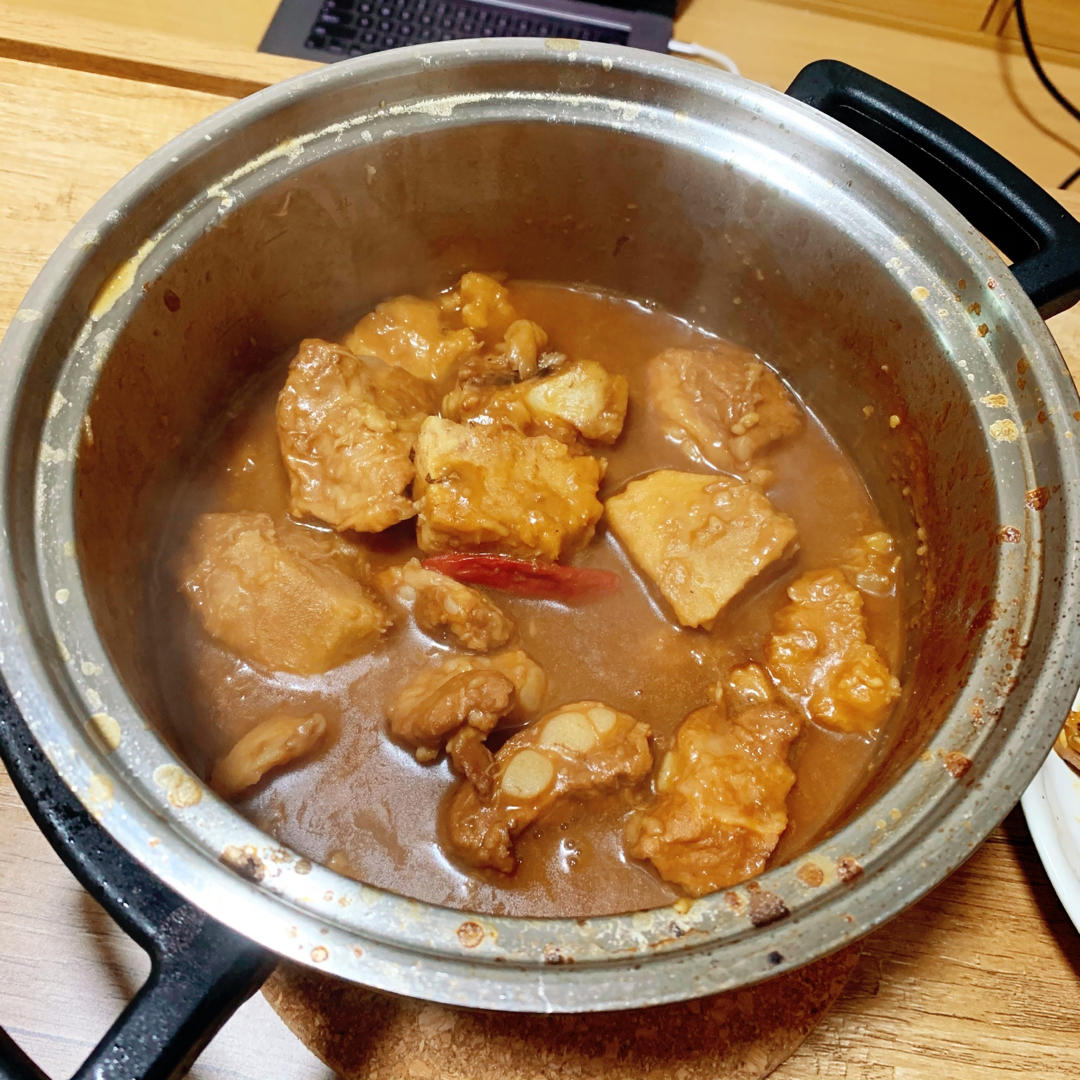 芋头排骨焖饭—有饭有肉有菜一人食