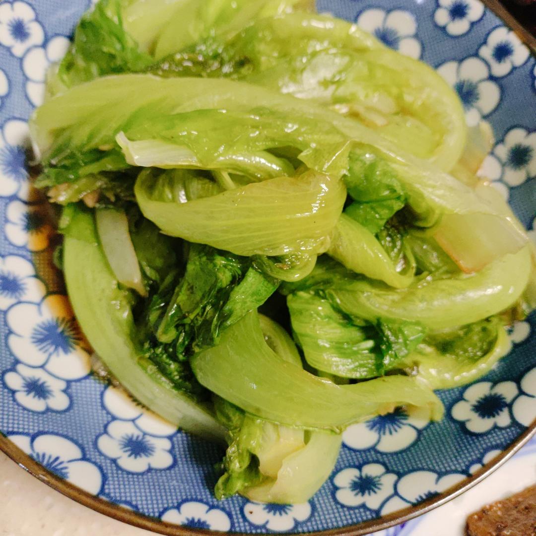 蒜蓉蚝油生菜，清脆爽口，色香味俱全