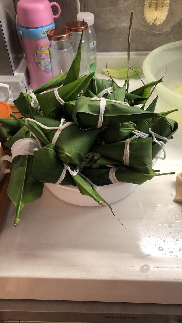 牛角小粽子包法视频详解---白粽&鲜肉粽