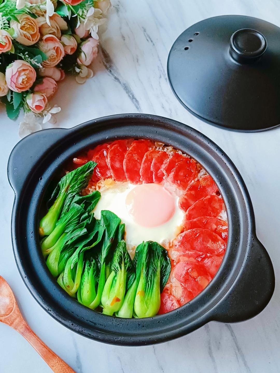 锅圈食汇爆改中国味｜广式香肠香菇煲仔饭