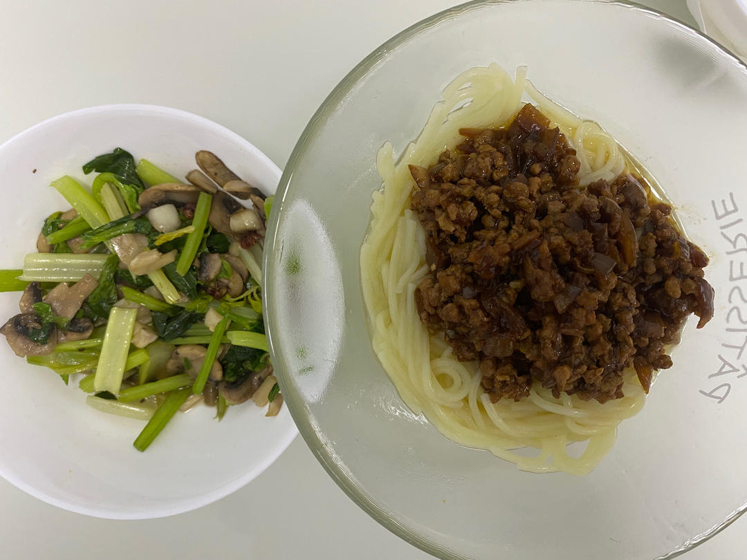 北京炸酱面的炸酱