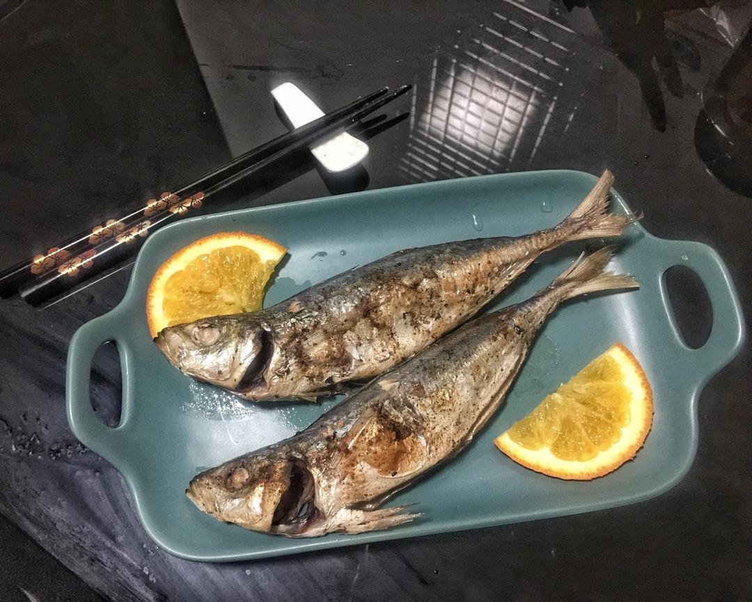 柠香烤秋刀鱼