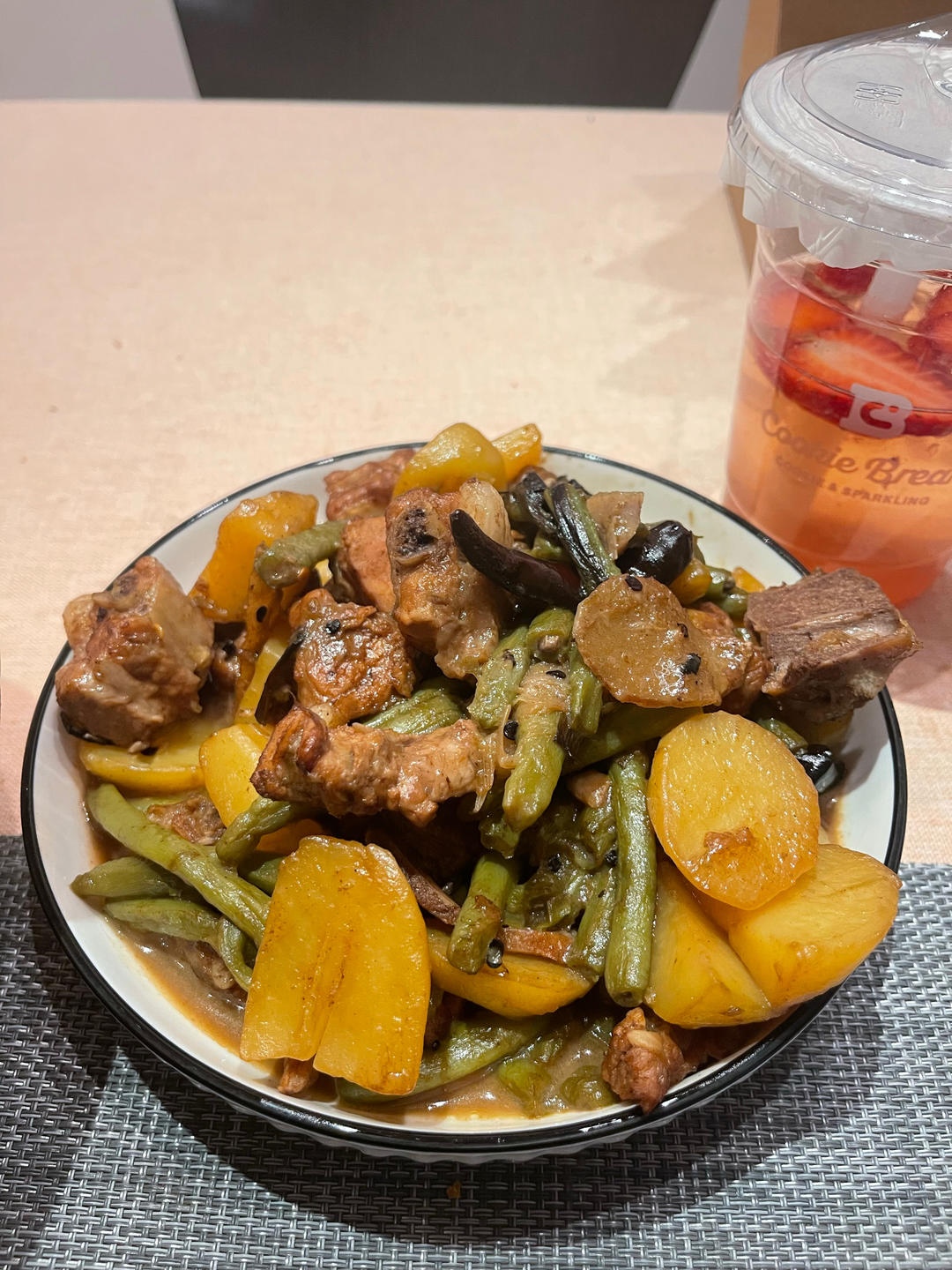 红烧排骨炖豆角