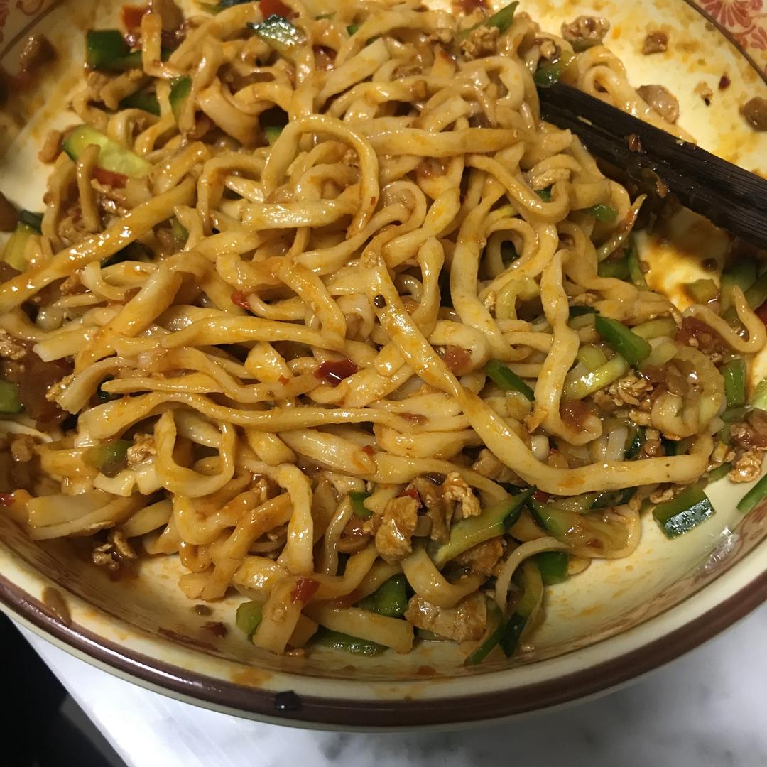 番茄鸡蛋肉末炸酱面