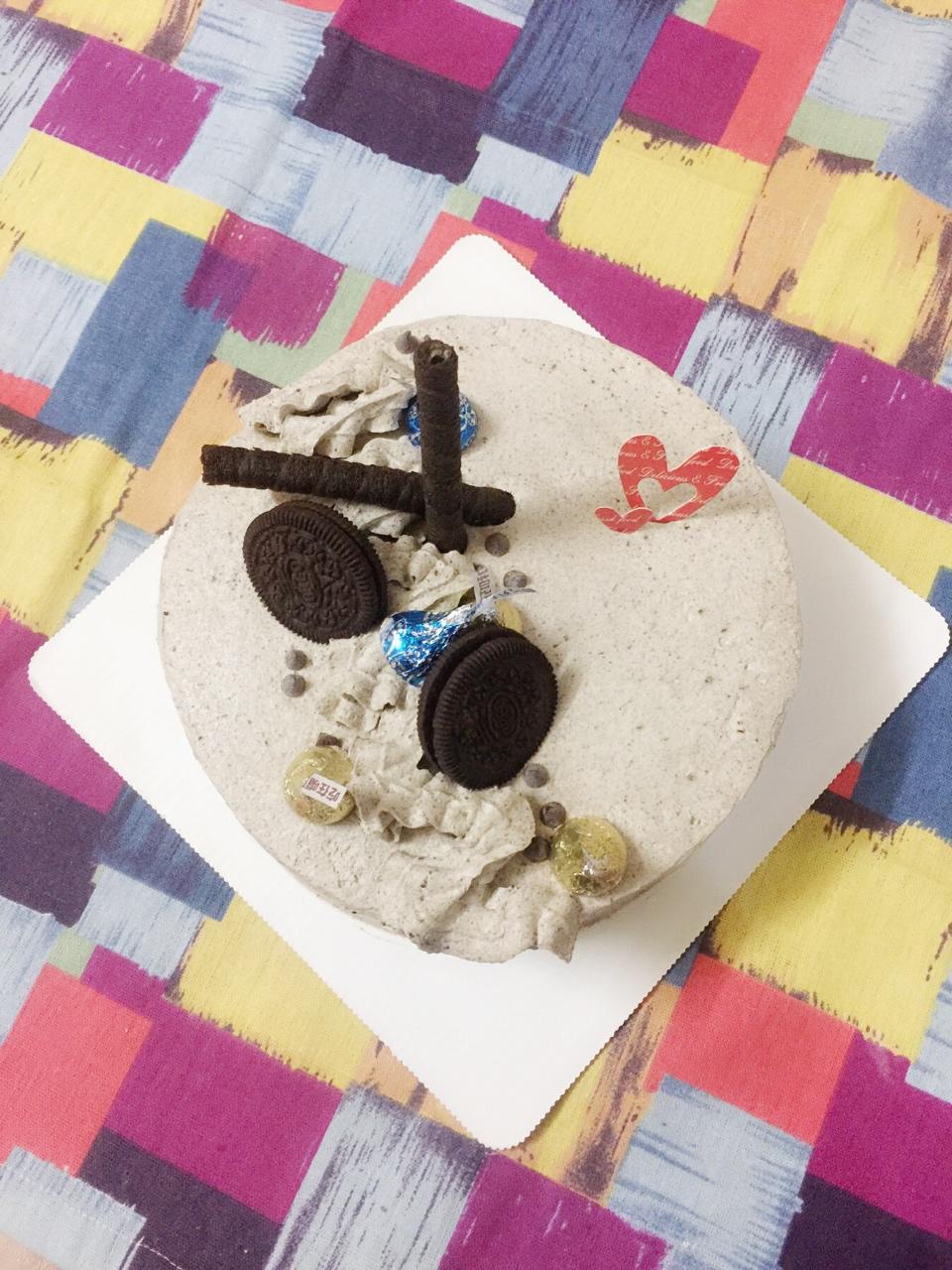 奥利奥咸奶油草莓蛋糕