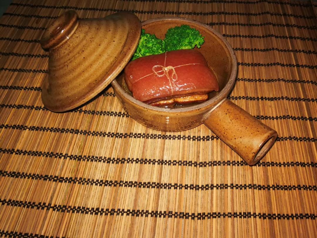 如何炖出不腻的东坡肉--酒店做法及家庭做法