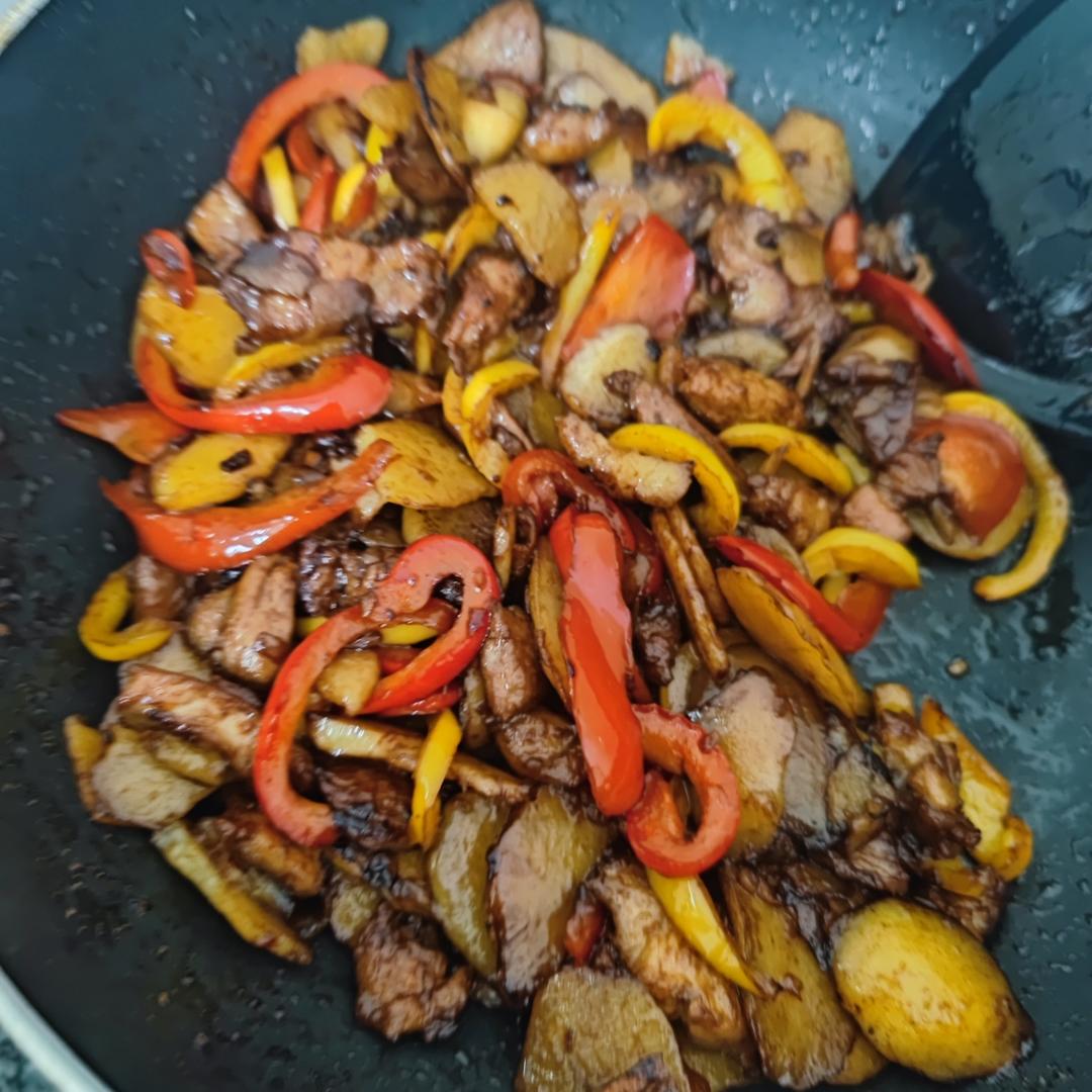 五花肉干煎土豆
