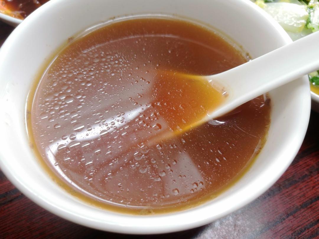 汤鲜味美的羊肚菌煲汤