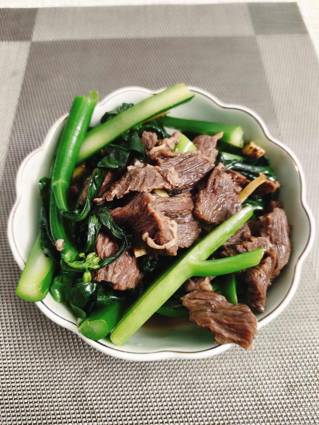 冬天时令芥兰炒牛肉