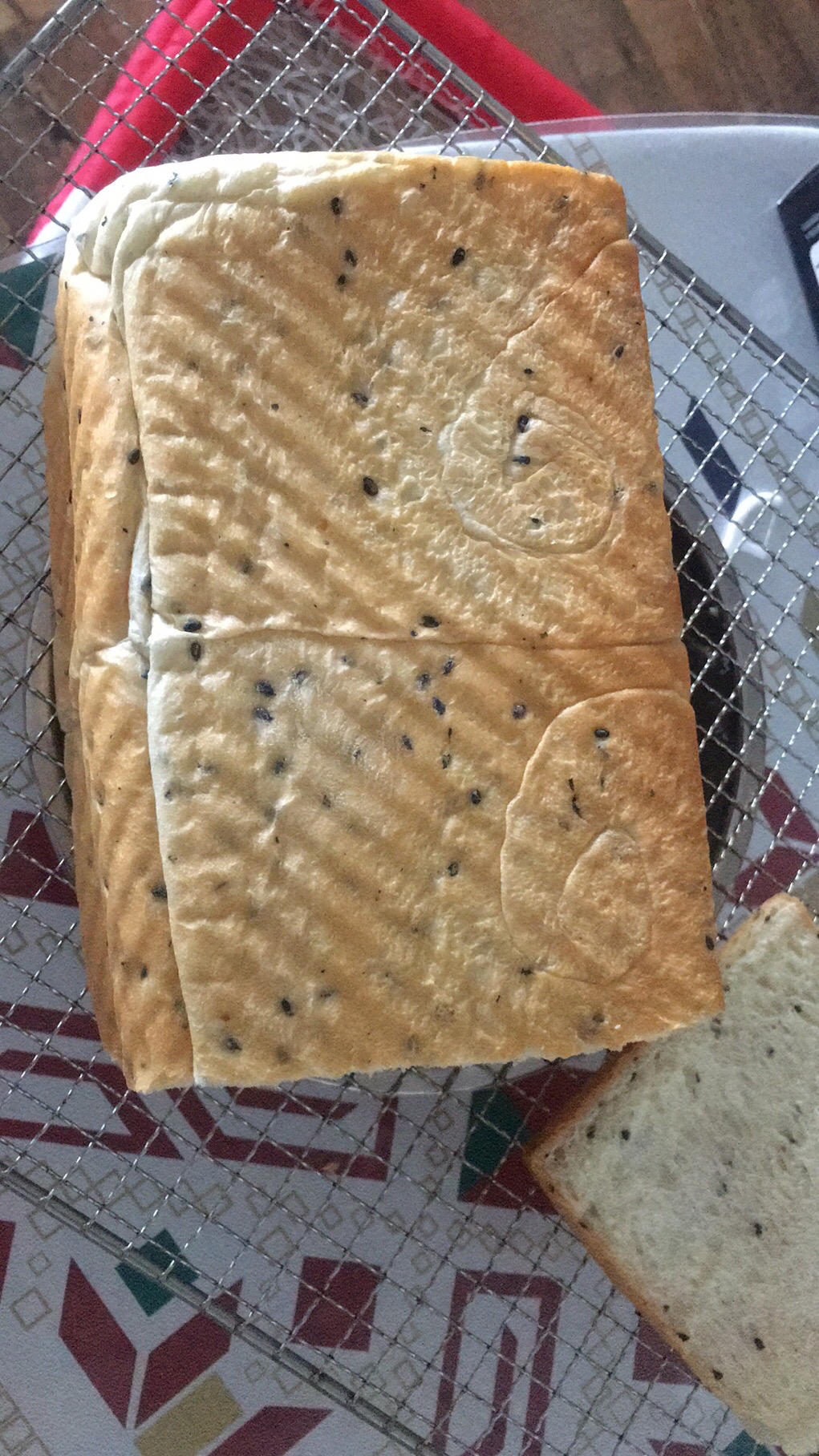 咸盐黑芝麻吐司